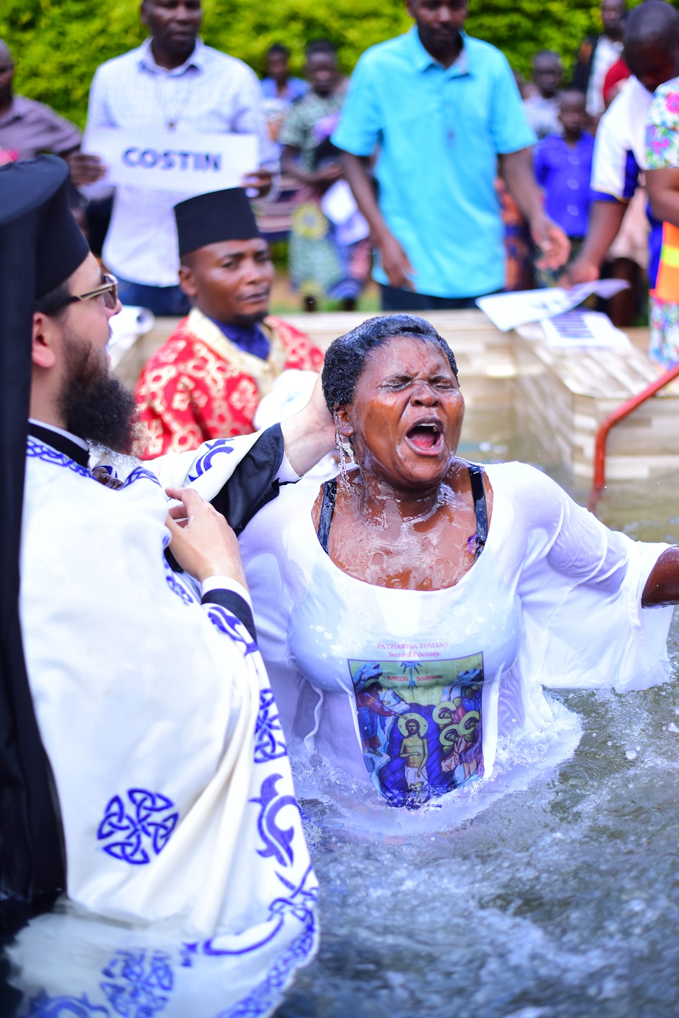 Părintele Nectarie din Rwanda - Africa: Sfânta Taină a Botezului a 852 de persoane! 