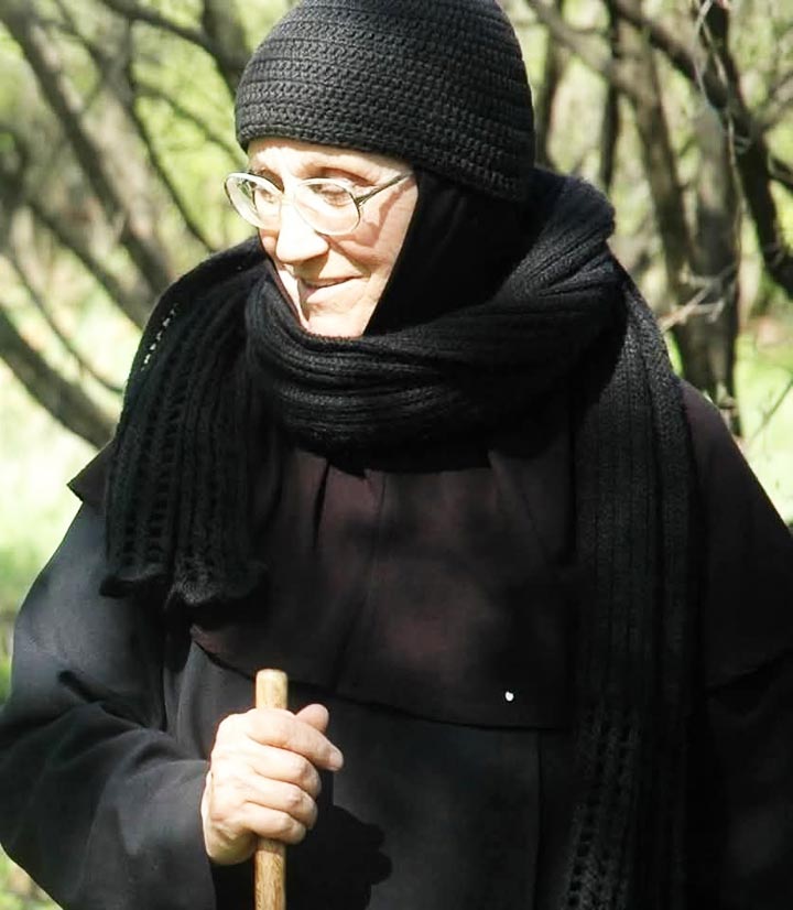 ✝️ Maica Siluana Vlad — Taina suferinței trăită cu Hristos: Cel mai greu nu este să suferi, ci să suferi fără sens.