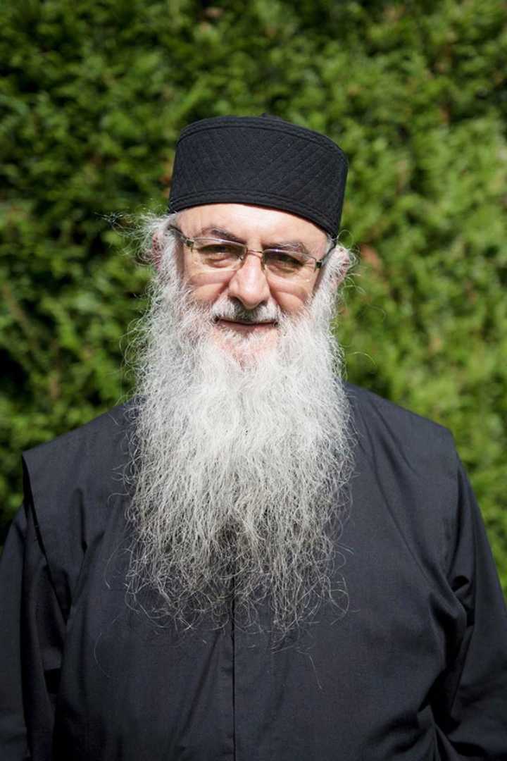 ☦️ Părintele Arhimandrit Zaharia Zaharou: diavolul … încearcă mai cu seamă să devoreze timpul vieții noastre …